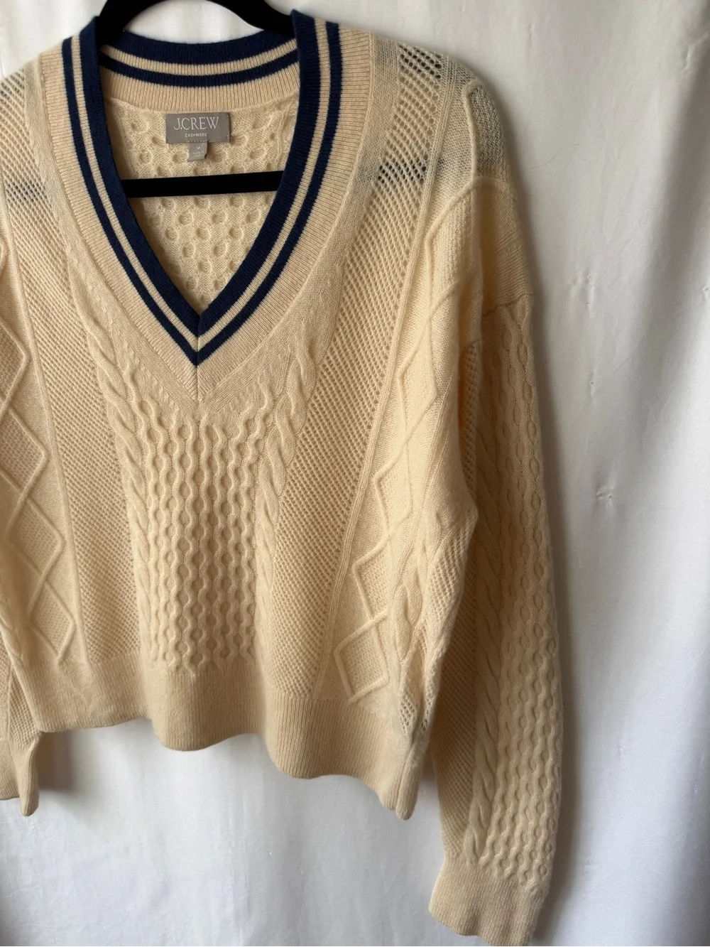 J. Crew 100% Cashmere Cream Cable Knit V-Neck Sweater Size Medium